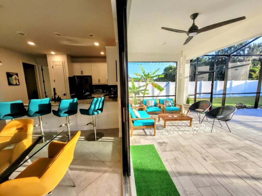 Blue Door Retreat - Luxury Pool Home - Sleeps 8 Кейп-Корал Экстерьер фото