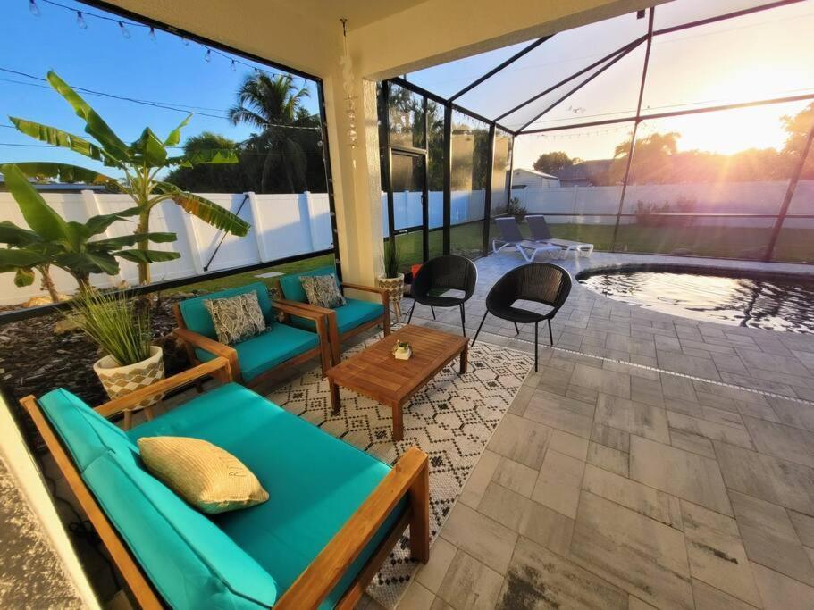 Blue Door Retreat - Luxury Pool Home - Sleeps 8 Кейп-Корал Экстерьер фото